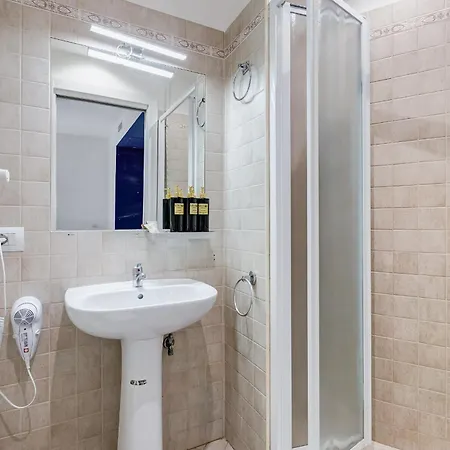 Vivilo Collection - Marche 54 4bdr - Close To Via Veneto Apartment *